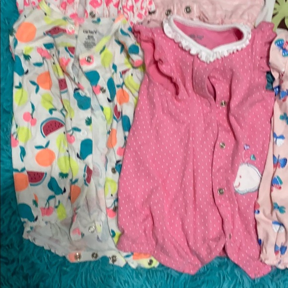 6-9 months onesie bundle - Picture 3 of 7